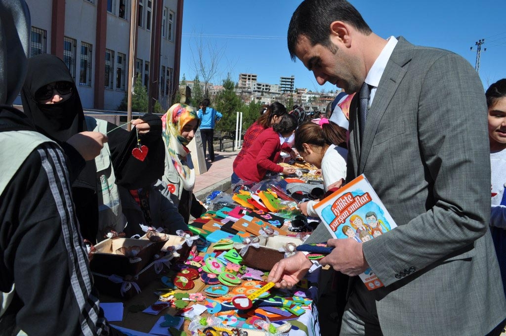 İHH’dan yetimler yararına kermes düzenlendi